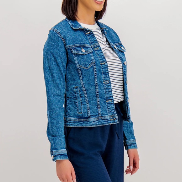 Old Navy Jackets & Blazers - Old Navy // Denim Jacket